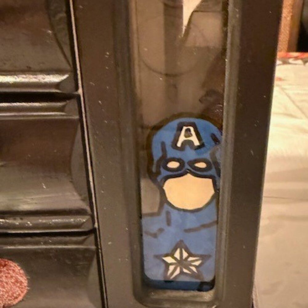 Hand-Painted Marvel Avengers Jewelry Box – One-of-a-Kind Wooden Organizer - Picture 4 of 14